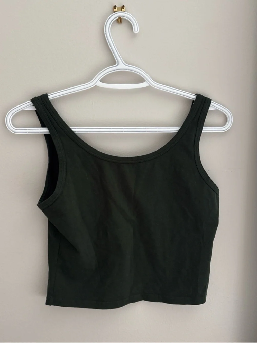 Brandy Melville Green Tank Top - Picture 2 of 2